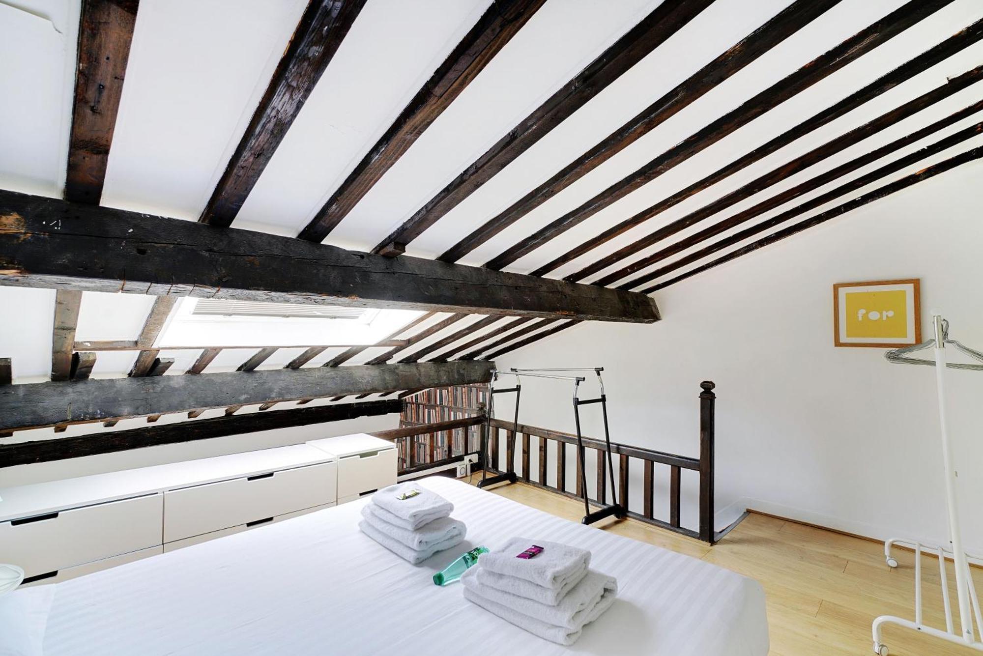 Apartment Parisian Charm In The Heart Of The Marais ! *